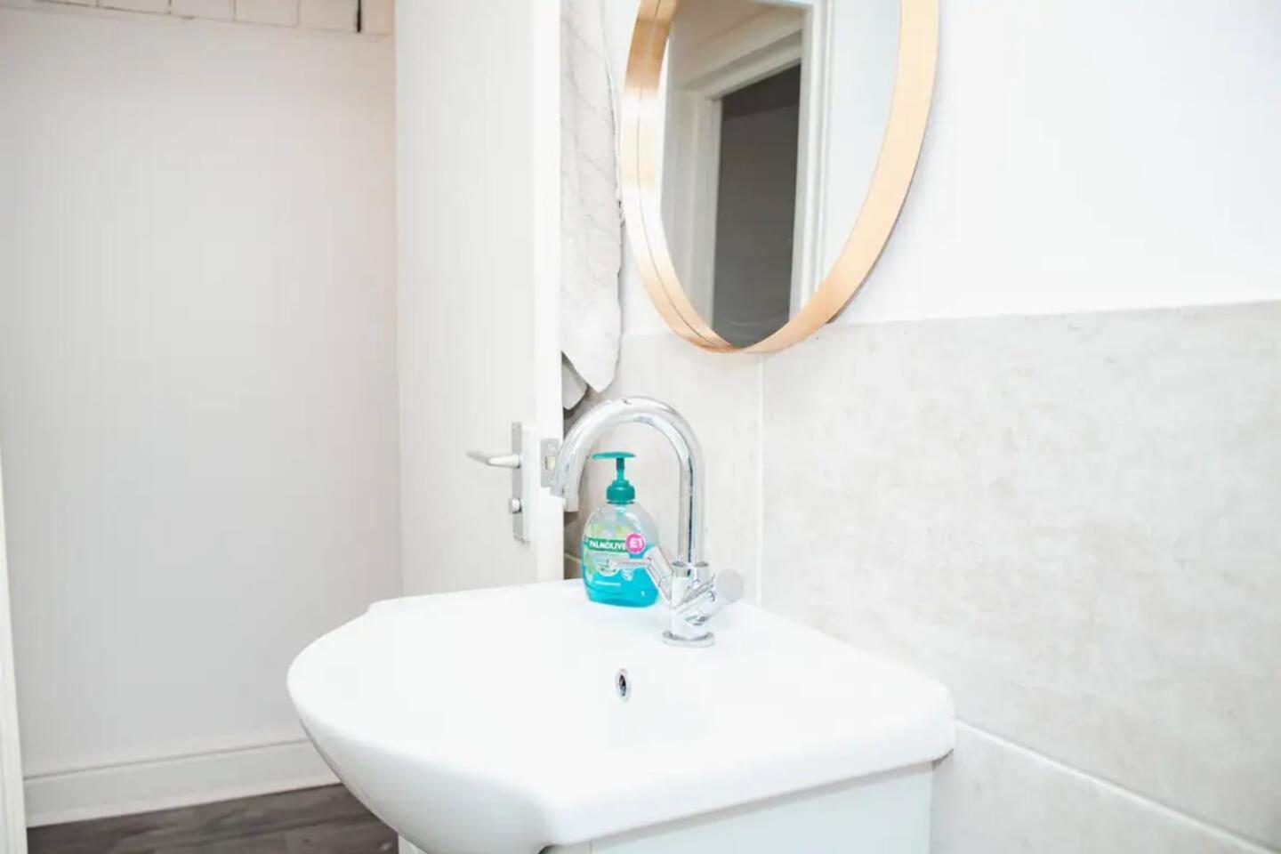 Elegant 4bed House Near The City Centre